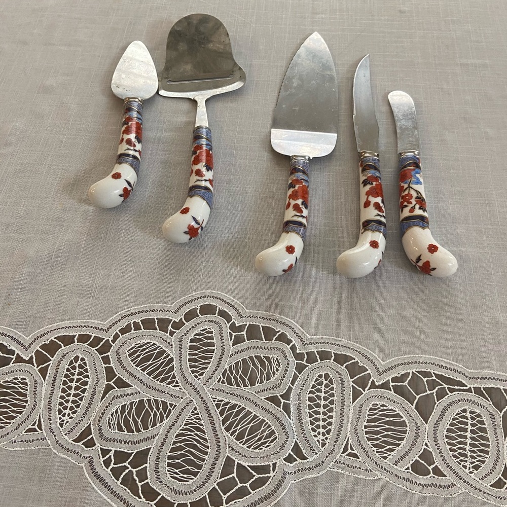 Serving pieces